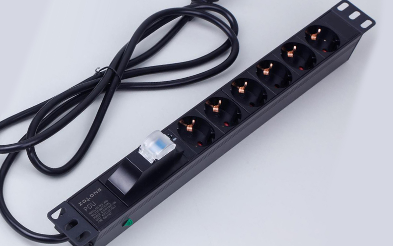 徳標PDU 6位 帶電源指示燈 1P空開